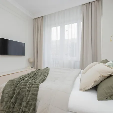아파트 Elegant Grojecka In By Renters 바르샤바