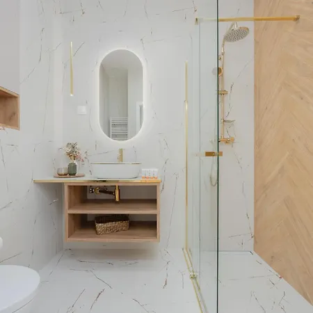 Elegant Grojecka In By Renters *