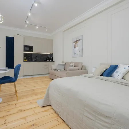 Elegant Grojecka In By Renters * Warsaw