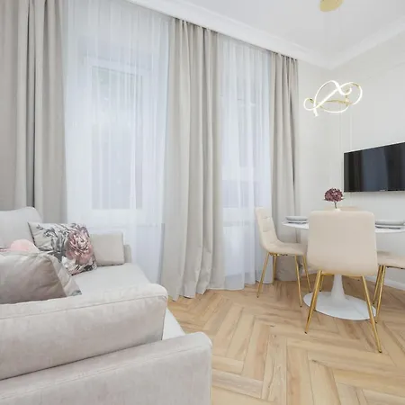 Elegant Grojecka In By Renters *