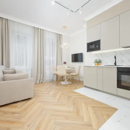 Elegant Grojecka In By Renters 아파트 바르샤바