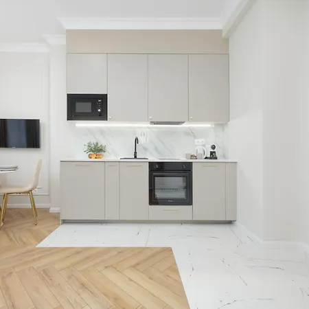 Elegant Grojecka In By Renters Apartment
