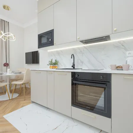 Elegant Grojecka In By Renters * Warsaw