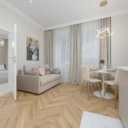 아파트 Elegant Grojecka In By Renters 바르샤바