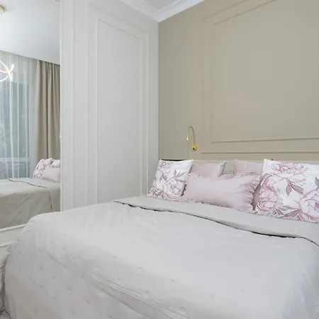 아파트 Elegant Grojecka In By Renters 바르샤바